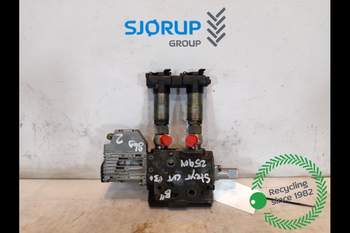Steyr CVT 130  Remote control valve