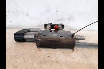 salg af Steyr CVT 130  Remote control valve