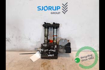 Steyr CVT 130  Remote control valve
