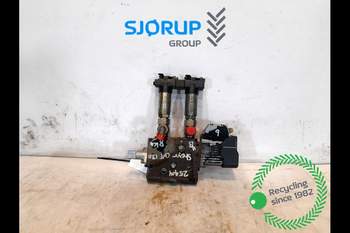 Steyr CVT 130  Remote control valve