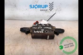 Steyr CVT 130  Hydraulic lift valve