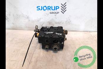 Steyr CVT 130  Priority valve