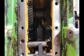 salg af John Deere 6600  Rear Transmission