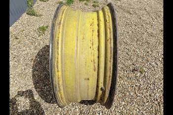 salg af Bakfälg John Deere 6600 VÄNSTER