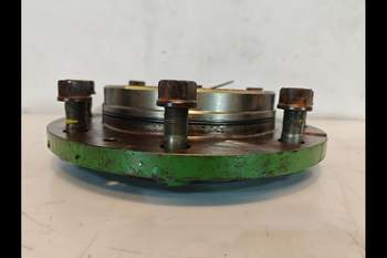 salg af John Deere 6600 RIGHT Front axle hub