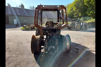 salg af New Holland 8160 traktor