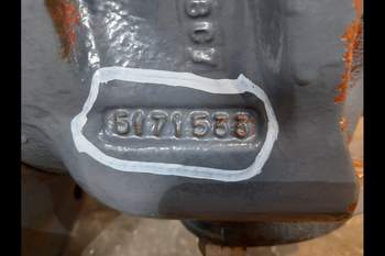 salg af New Holland 8160  Disassembled front axle