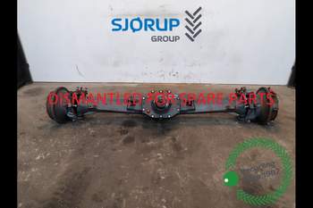New Holland 8160  Disassembled front axle