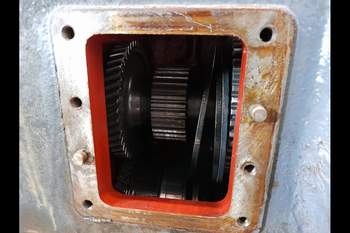 salg af New Holland 8160  Rear Transmission
