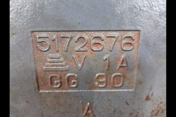 salg af New Holland 8160  Front axle support