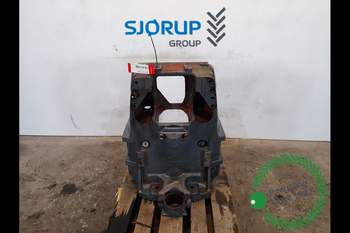 New Holland 8160  Front axle support