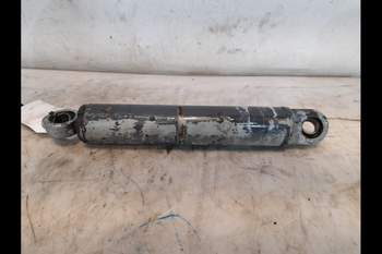 salg af New Holland 8160  Front axle steering cylinder