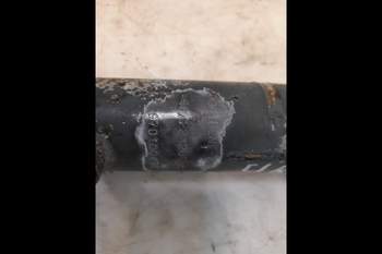 salg af New Holland 8160  Front axle steering cylinder