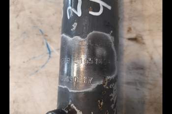 salg af New Holland 8160  Front axle steering cylinder