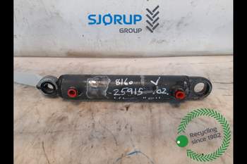 New Holland 8160  Front axle steering cylinder