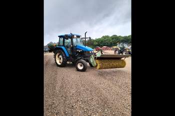 salg af New Holland TS90 tractor