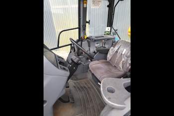 salg af New Holland TS90 tractor