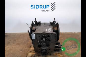 Bagtøjshus Valtra T213