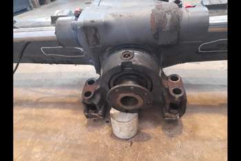 salg af Foraksel Valtra T213