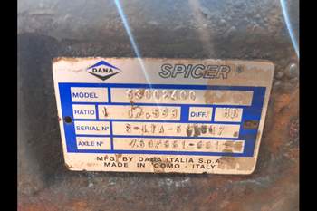 salg af Foraksel Valtra T213