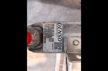 salg af Valtra T213  Oil Cooler