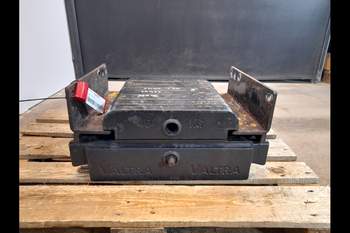 salg af Valtra T213  Weight block