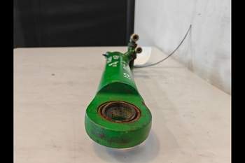 salg af Hydraulisk Cylinder John Deere 6910 