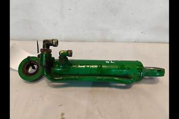 salg af Hydraulisk Cylinder John Deere 6910 