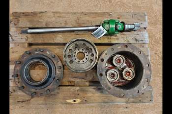 salg af John Deere 6910 RIGHT Front axle final drive