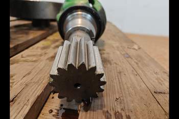 salg af John Deere 6910 RIGHT Front axle final drive