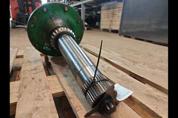 salg af John Deere 6910 RIGHT Rear axle stubshaft