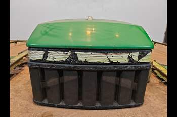 salg af Motorhjelm John Deere 6910