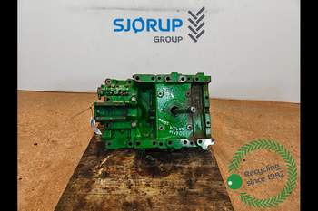 Kraftuttag John Deere 6910 