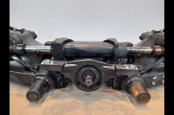 salg af New Holland T7550  Front Axle
