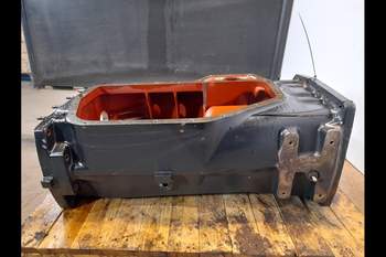 salg af New Holland T7550  Transmission Housing