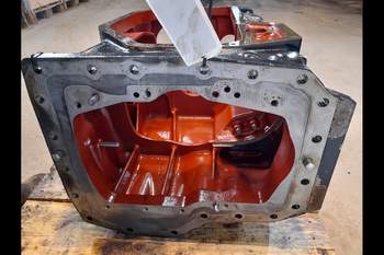 salg af New Holland T7550  Transmission Housing