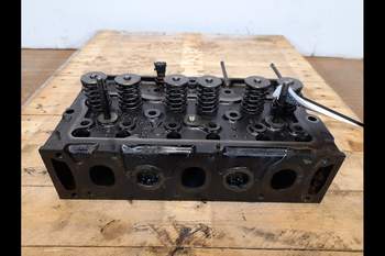salg af New Holland T7550 Cylinder Head