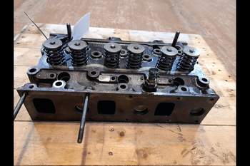 salg af New Holland T7550 Cylinder Head