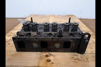 salg af New Holland T7550 Cylinder Head
