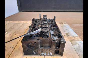 salg af New Holland T7550 Cylinder Head