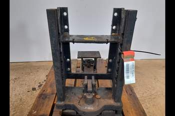 salg af New Holland T7550  Pick Up Hitch