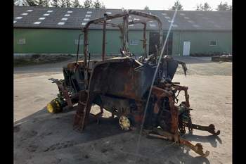 salg af John Deere 6900 traktor