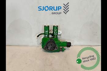 salg af John Deere 6900  Remote control valve