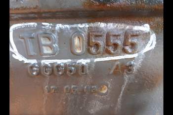 salg af Bakaxlar Valtra N134 HÖGER