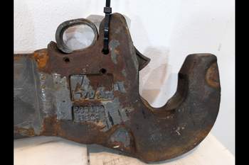 salg af Dragarm Valtra N134 HÖGER