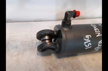 salg af Begagnade lyftcylindrar Valtra N134 HÖGER