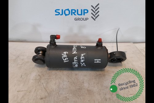 salg af Begagnade lyftcylindrar Valtra N134 HÖGER
