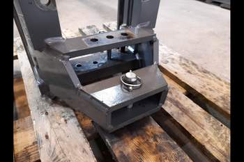 salg af Lyftdragkrokar/hitchkrokar Valtra N134 