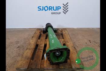 John Deere 6215R  Suspension support