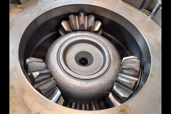 salg af John Deere 6215R  Differential, Rear Trransmission